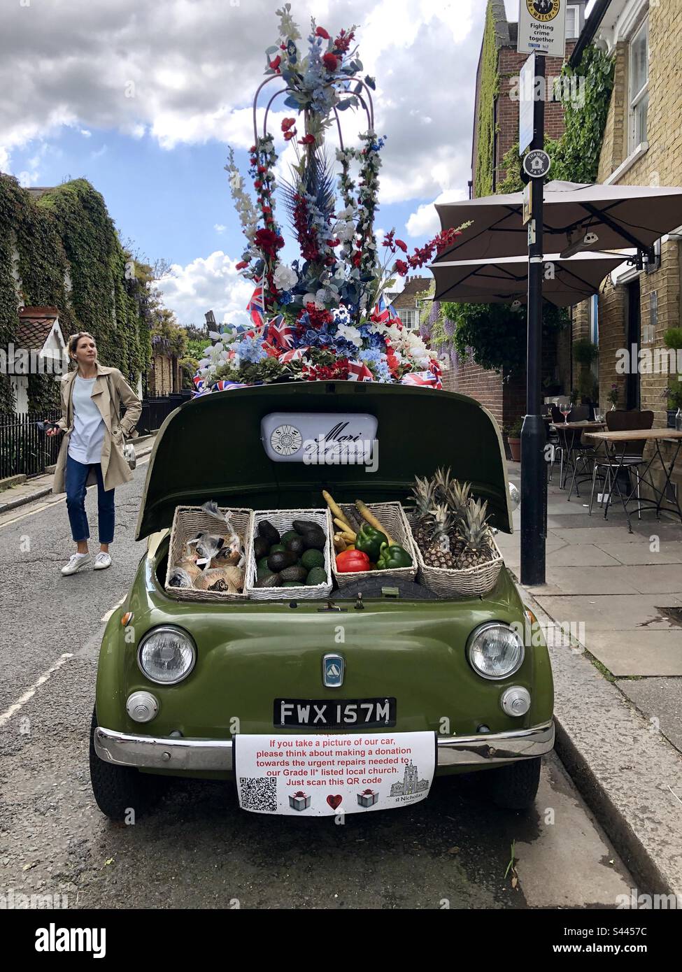 Mari Deli Dining Cafe und Greengrocers Stockfoto