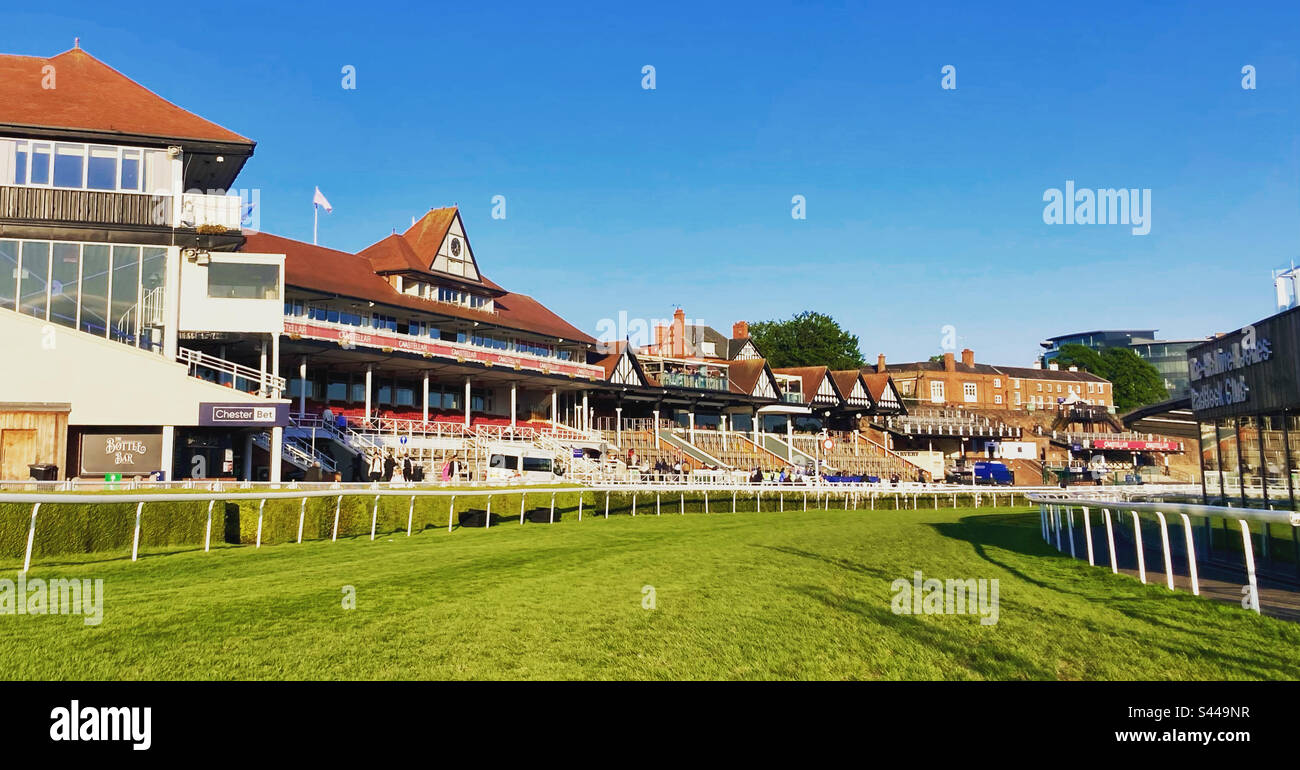 Chester Rennbahn in der Sonne, Schuss von der Rennbahn Stockfoto