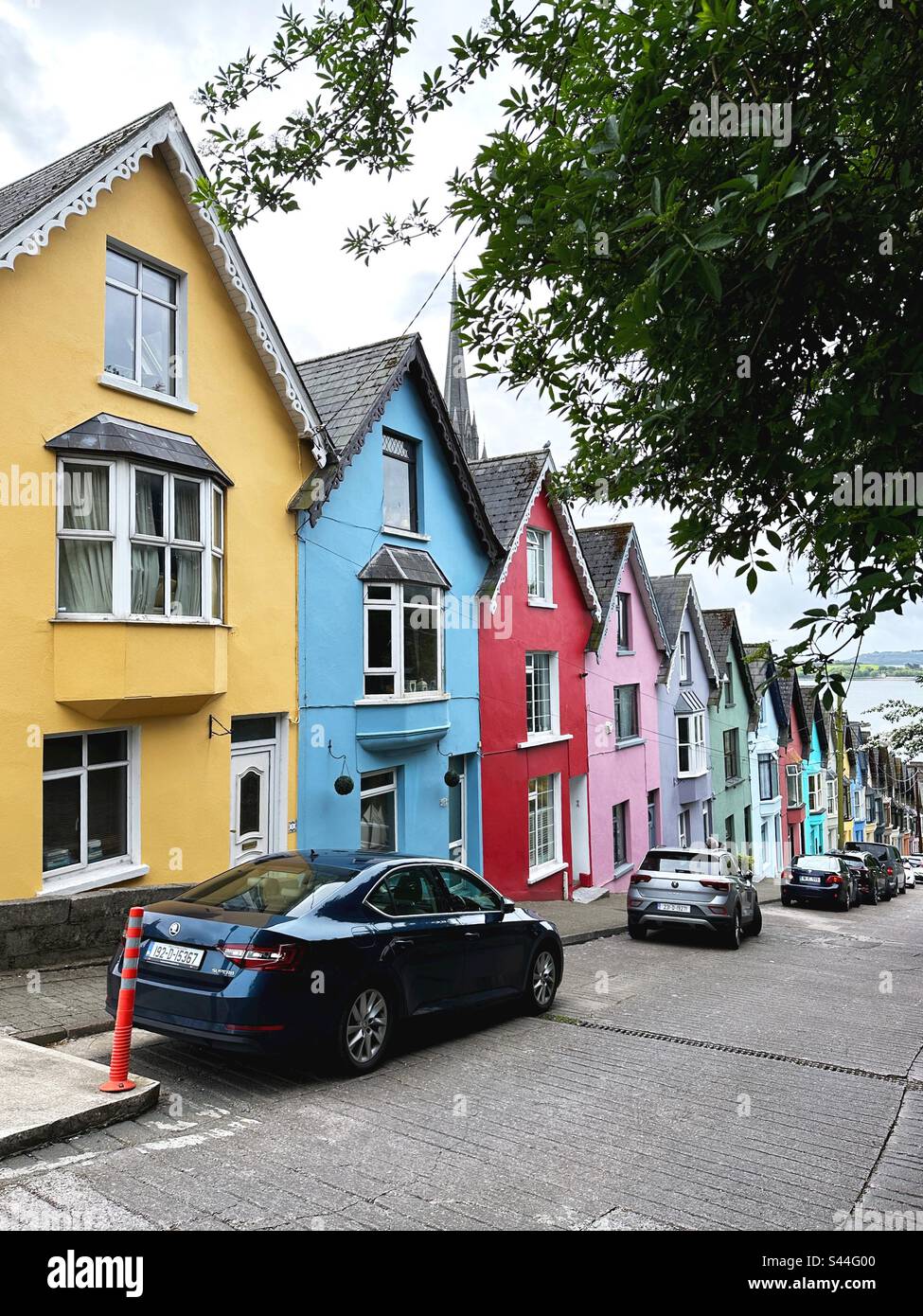 Farbenfrohe Häuser in Folge in Cobh, Irland. Stockfoto