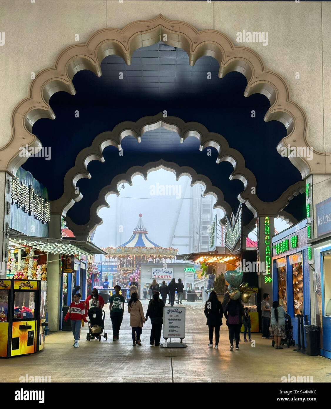 April 2023, Eintritt zum Steel Pier Vergnügungspark, Atlantic City Boardwalk, Atlantic City, New Jersey, USA Stockfoto