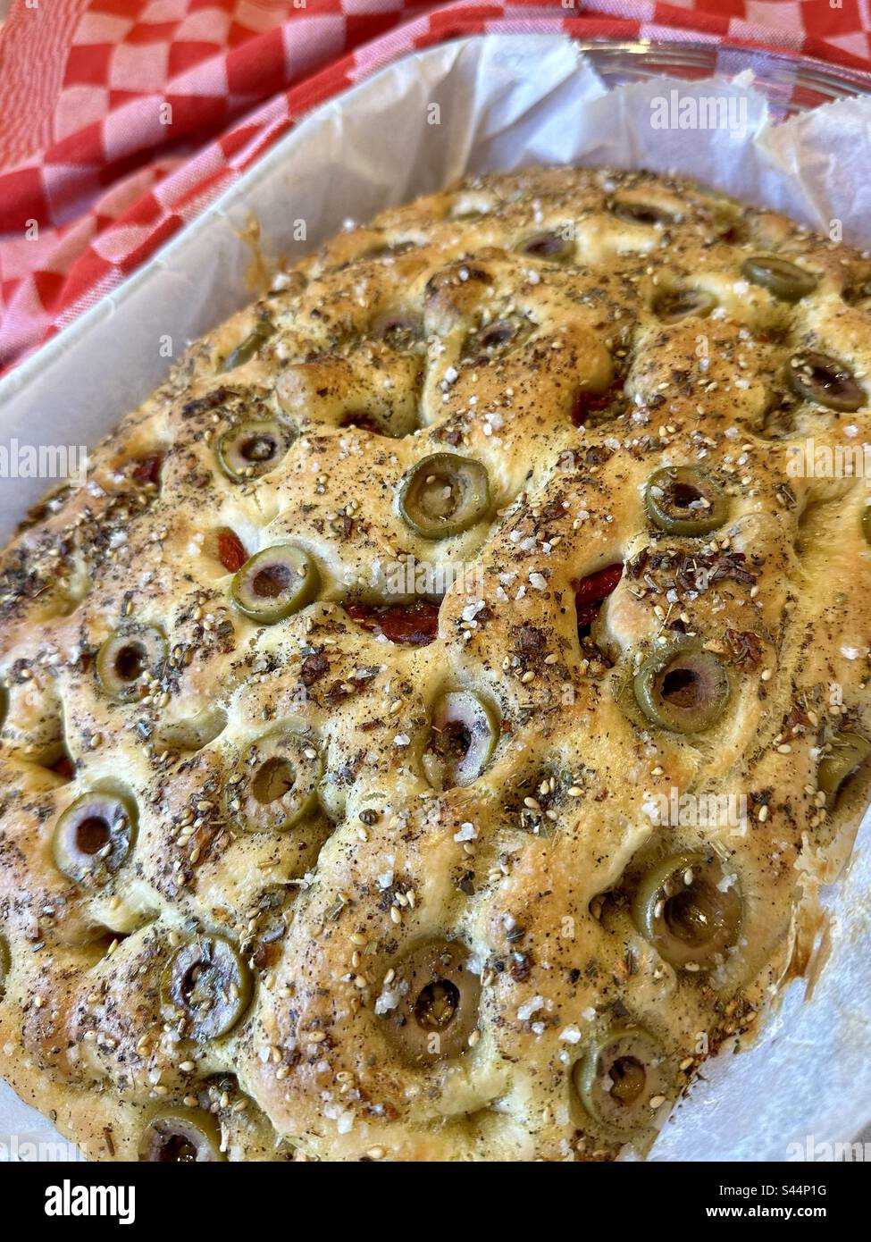 Italienisches selbstgemachtes focaccia brot -Fotos und -Bildmaterial in ...