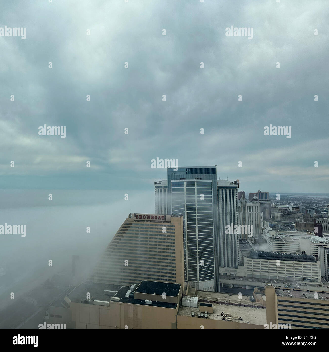 Nebel, Atlantic City Boardwalk, Atlantic City, New Jersey, Usa - Smartphone-aufgenommenes Stockfoto