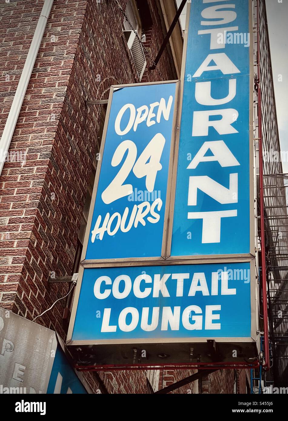 Cocktailbar, 24 Stunden geöffnet Stockfoto