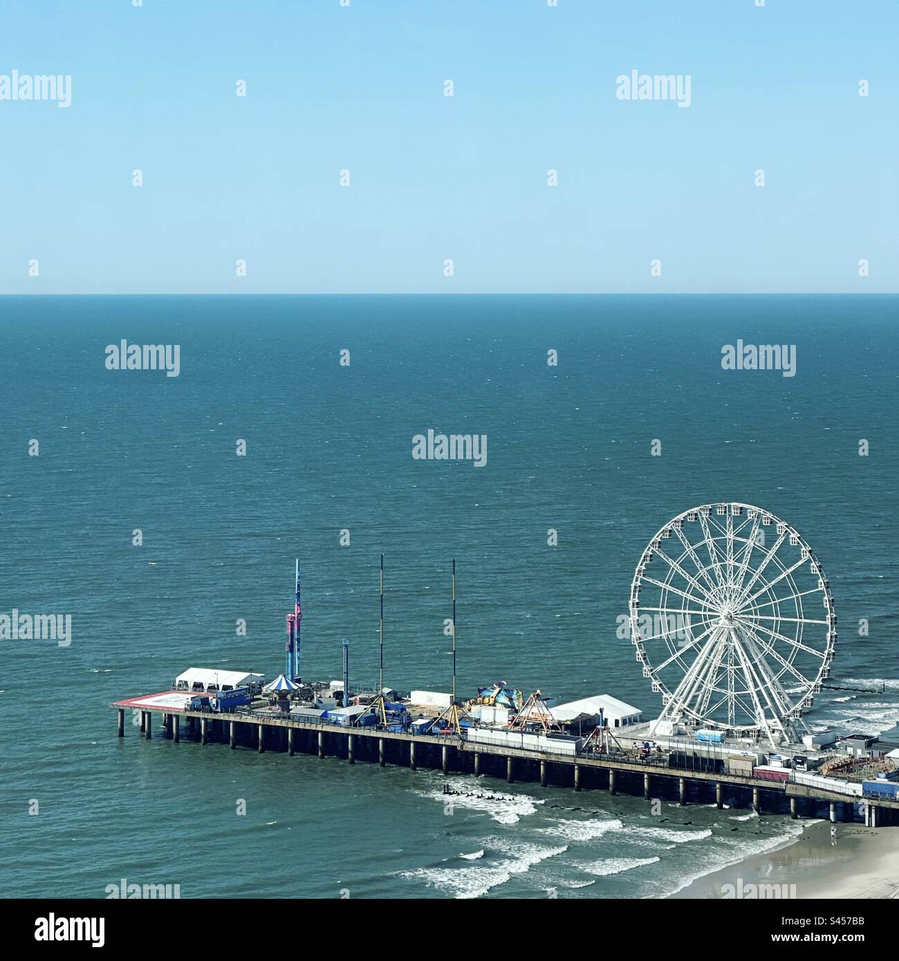April 2023, Steel Pier, Atlantic City Boardwalk, Atlantic City, New Jersey, Usa - Smartphone-aufgenommenes Stockfoto