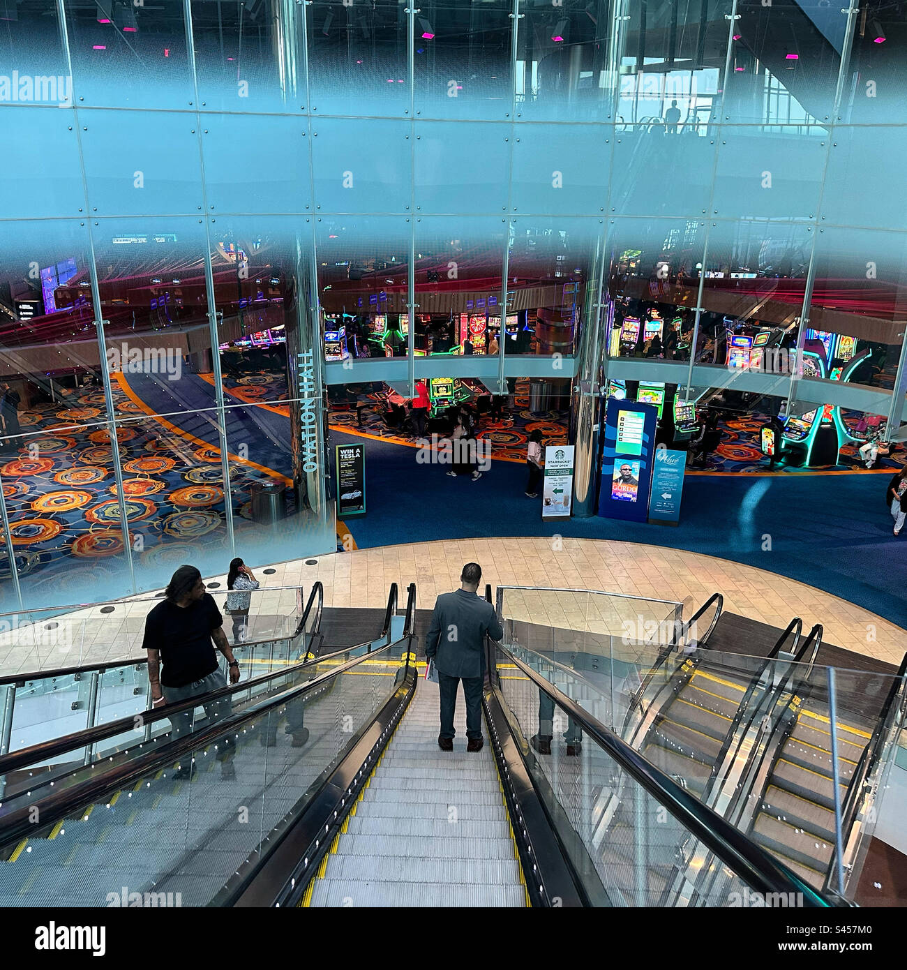 Rolltreppen, Ocean Casino Resort, Atlantic City, New Jersey, Usa - Smartphone-aufgenommenes Stockfoto
