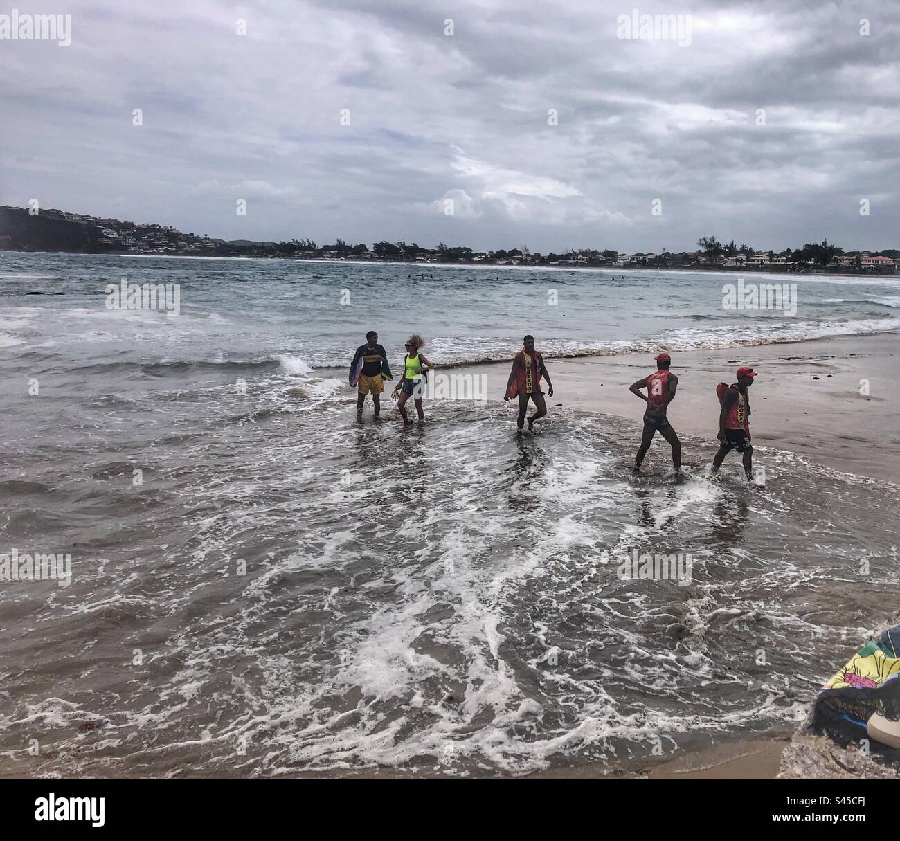 Flut am Meer. - Smartphone-aufgenommenes Stockfoto