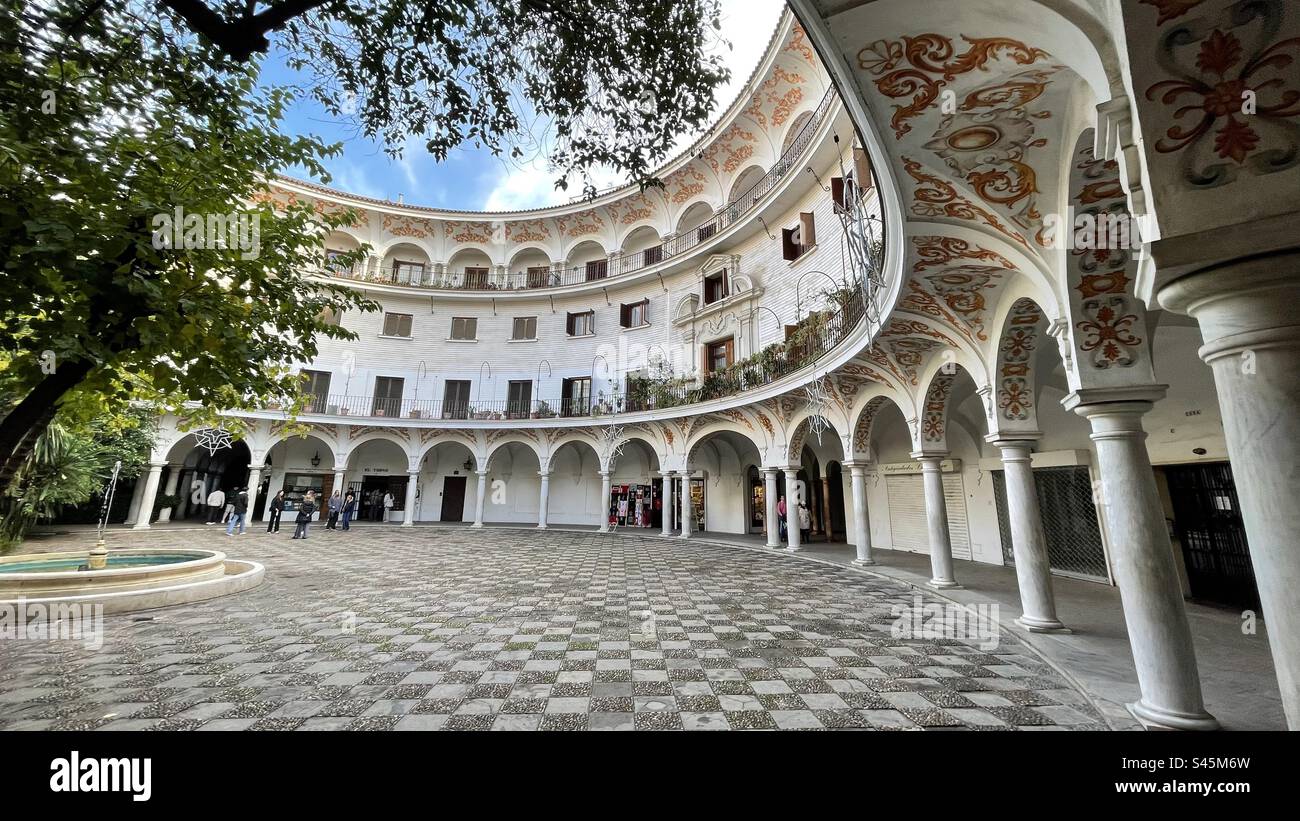 Ein historisches Gebäude in Sevilla Stockfoto