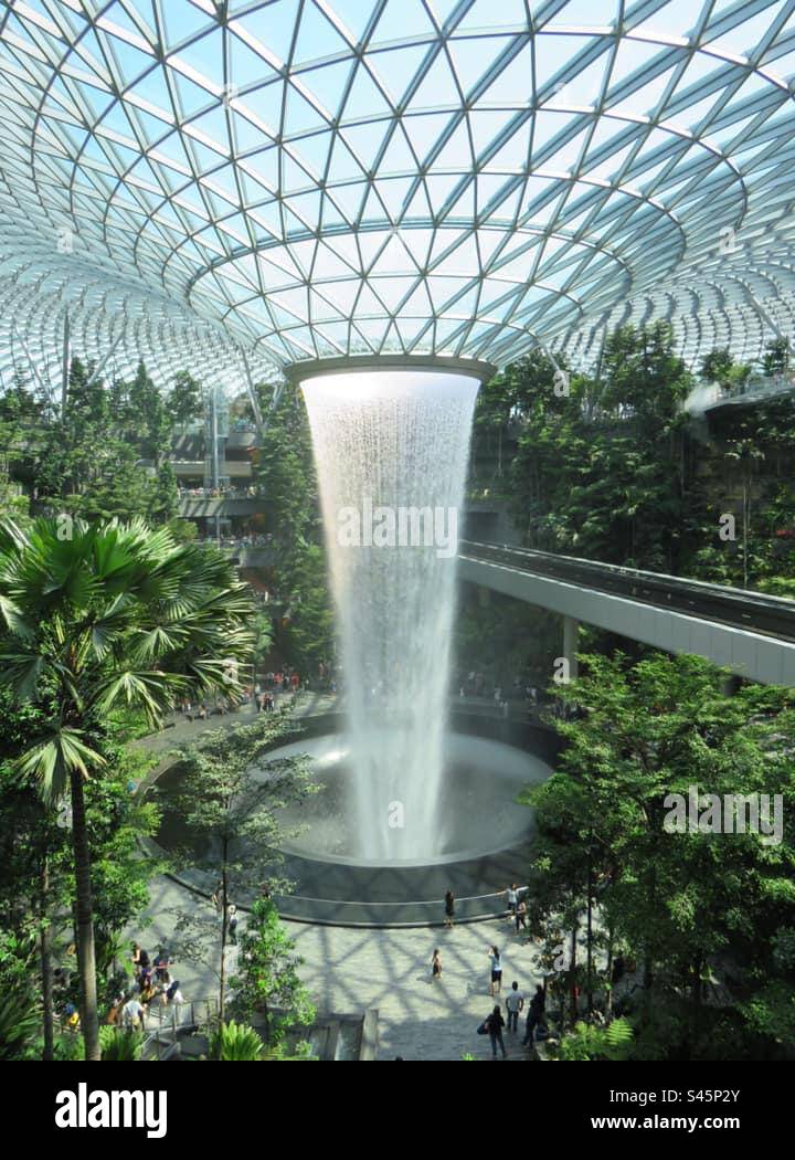 Juwel! Flughafen Changi! Singapur! - Smartphone-aufgenommenes Stockfoto
