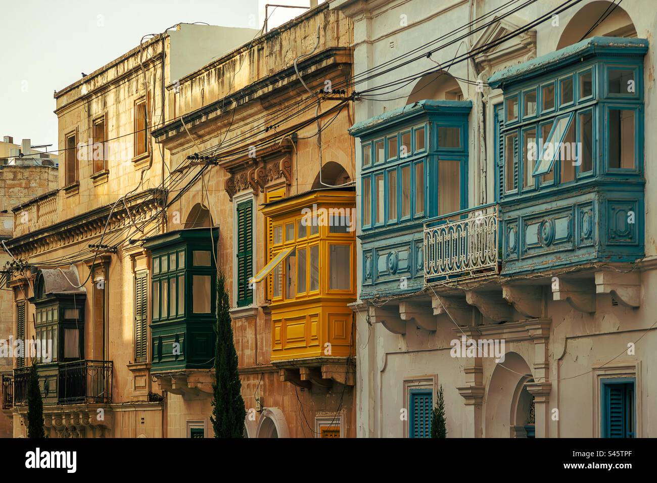 Farbenfrohe Fensterkästen in Valletta, Malta Stockfoto
