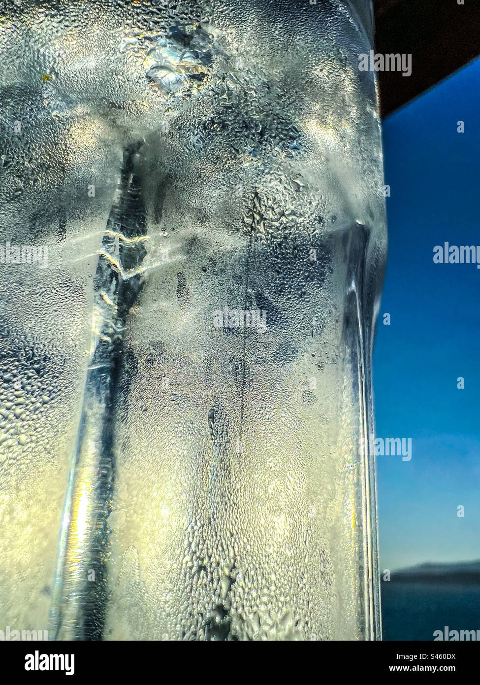Ein eiskaltes Glas Wasser Stockfoto