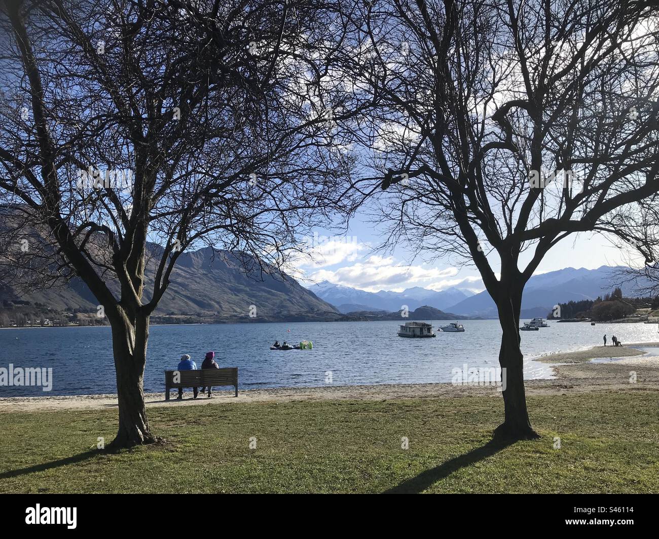 Neuseeland / Aotearoa - Wanaka an einem warmen Wintertag Stockfoto