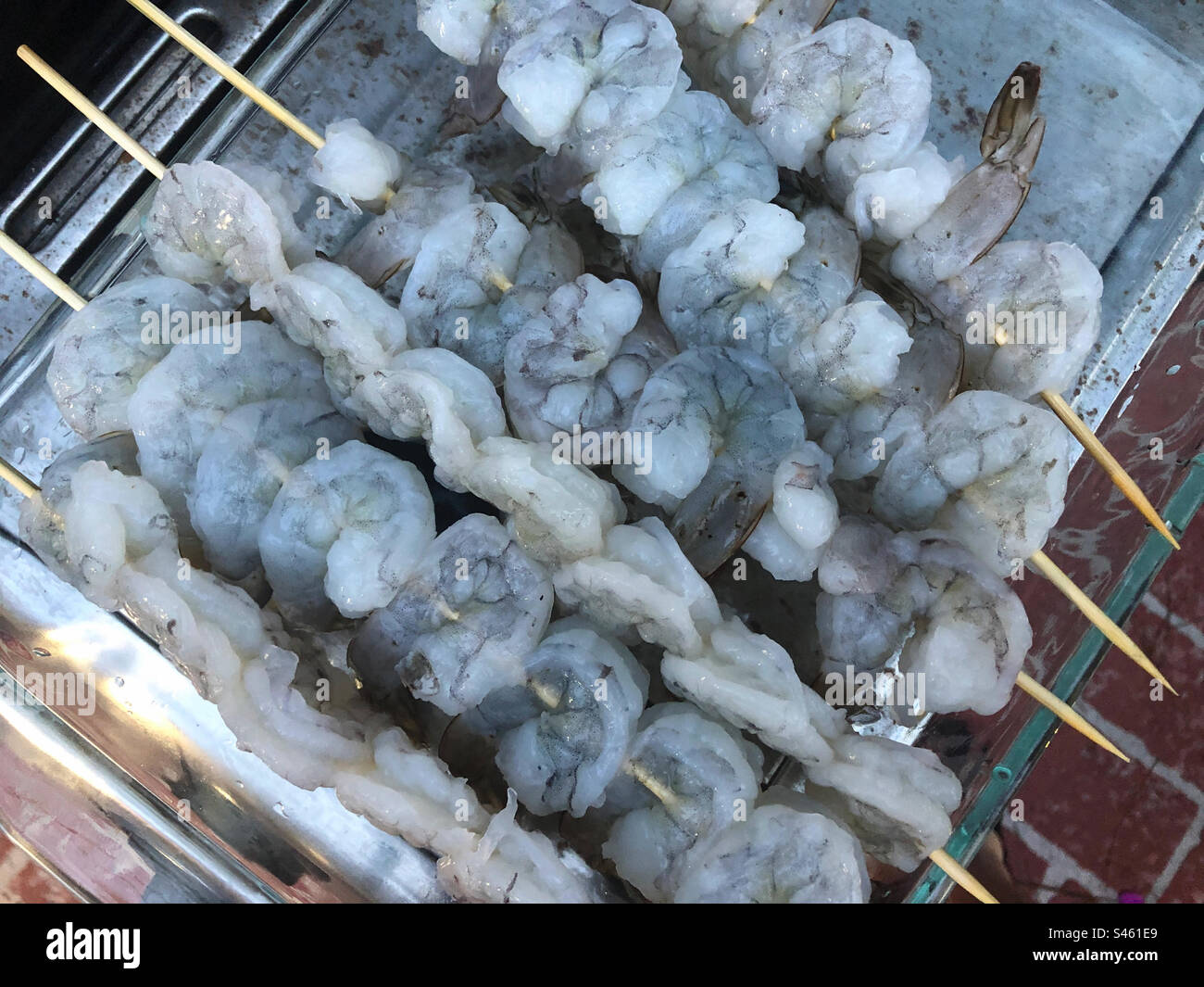 Spießige Mayport Florida Shrimps bereit für das Barbecue. Stockfoto