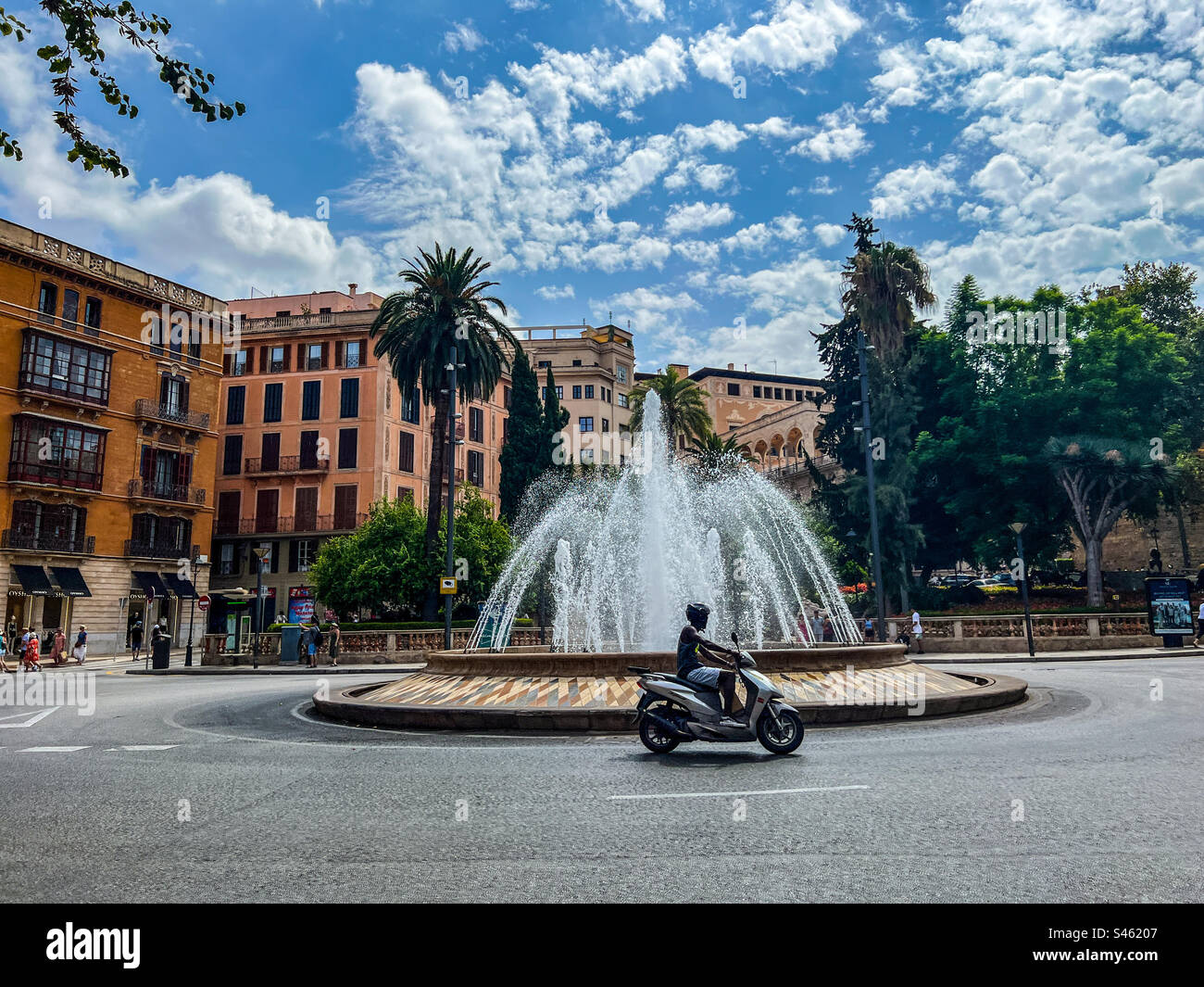 Wasserbrunnen auf der Passage de, geboren in Palma de Mallorca in Spanien - Smartphone-aufgenommenes Stockfoto