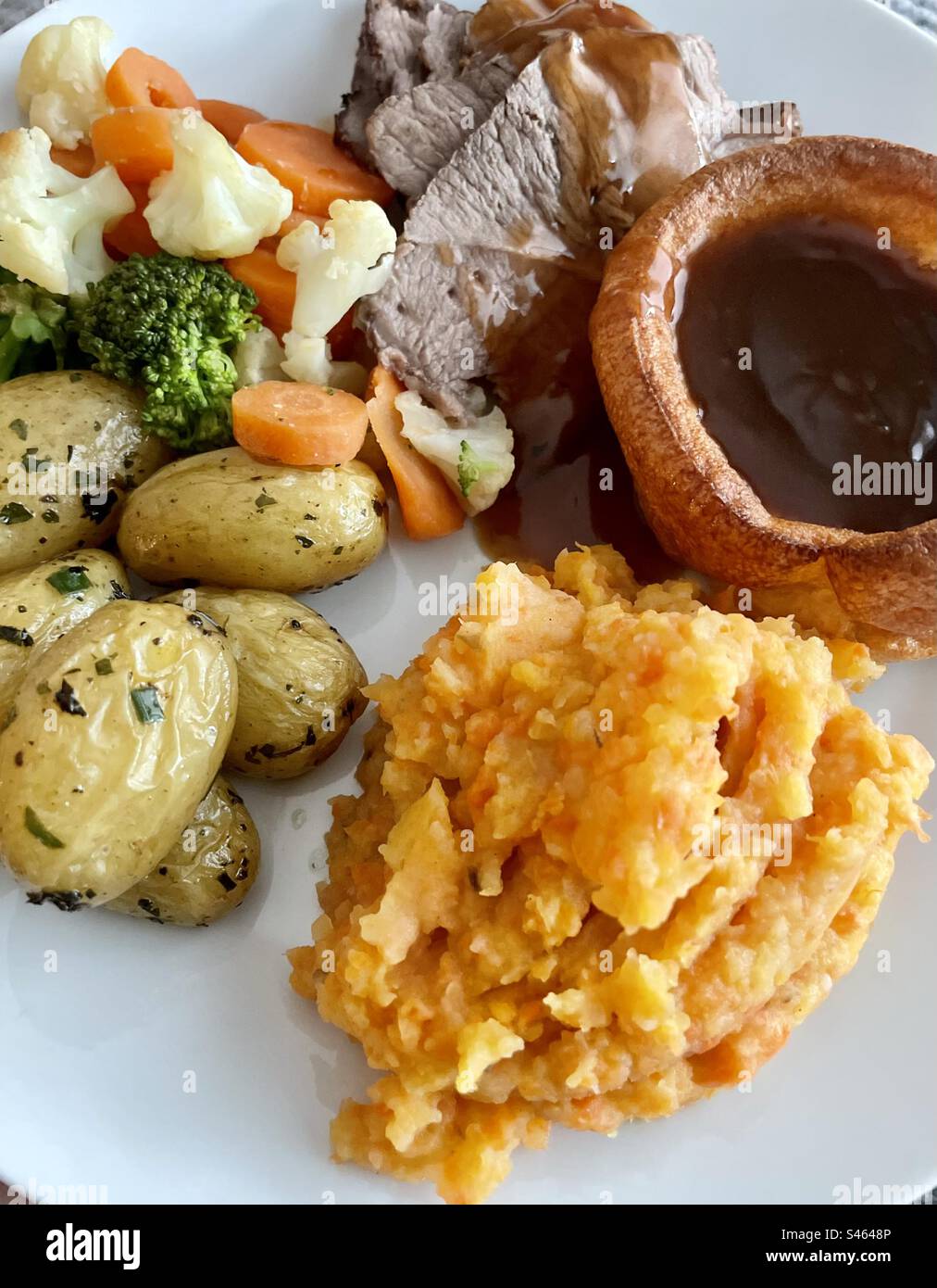 Roastbeef Essen - Smartphone-aufgenommenes Stockfoto