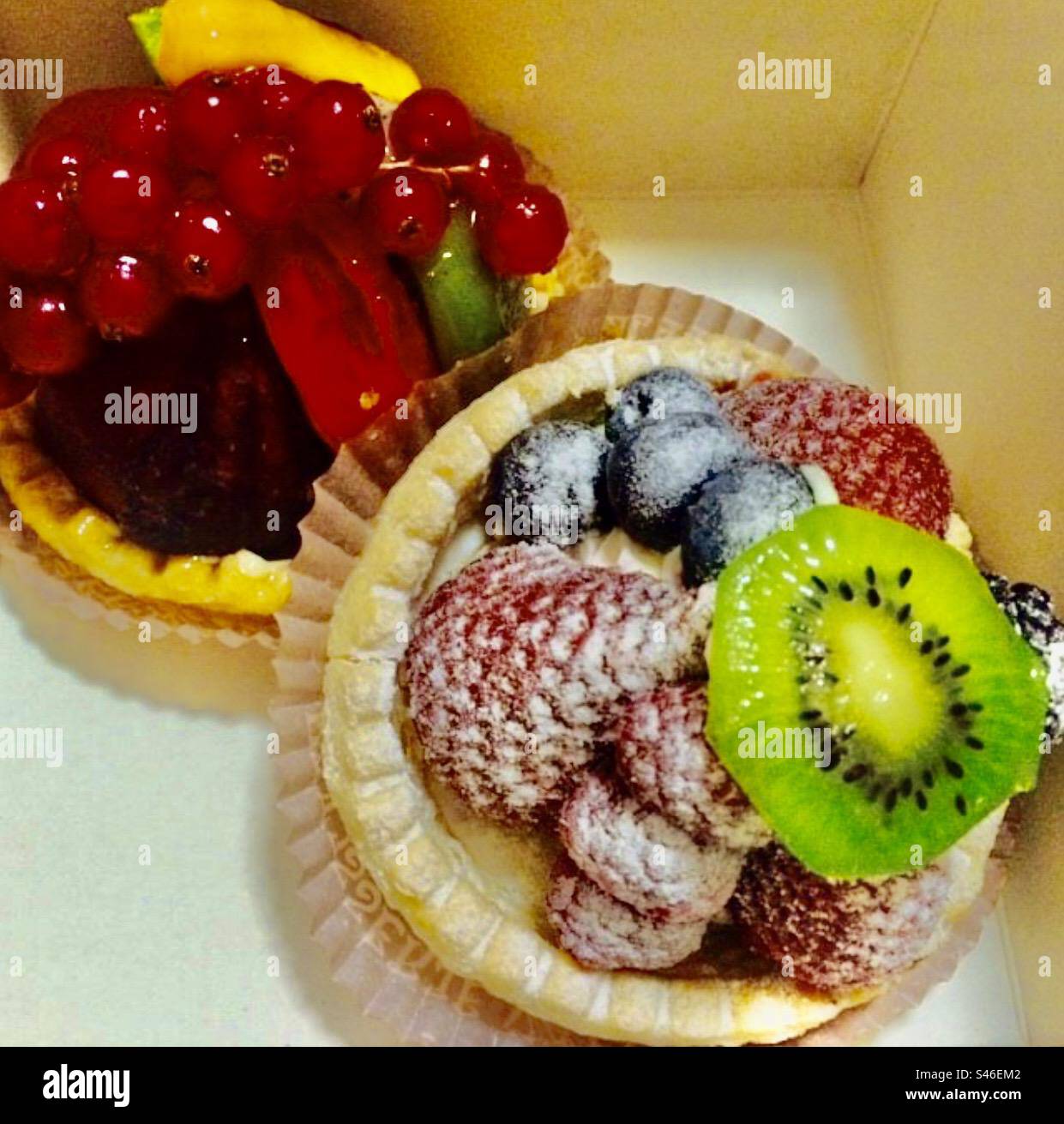 Obst und Kuchen Stockfoto