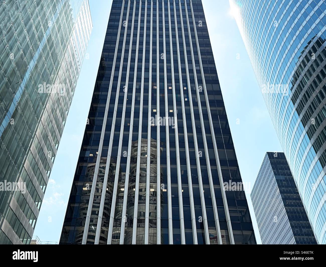 Moderne Architektur - Smartphone-aufgenommenes Stockfoto