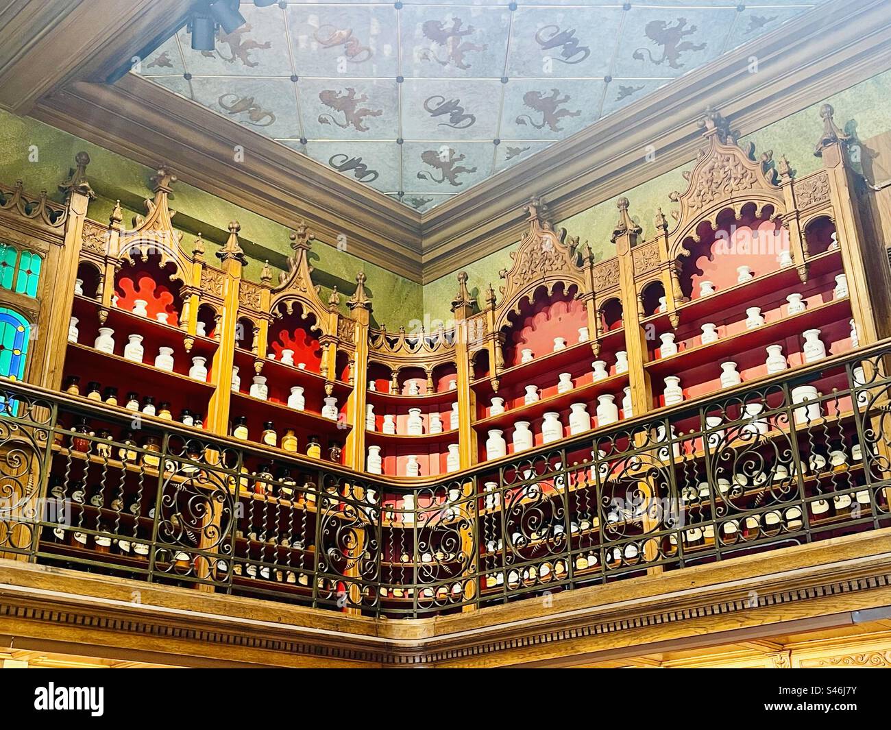 Die schöne alte Apotheke Apoteket Lejonet in Malmö, Schweden. Stockfoto