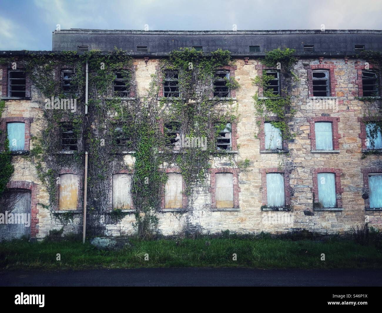 Kilmacthomas Woollen Mill, verlassene und verlassene Grafschaft Waterford, Irland. Stockfoto