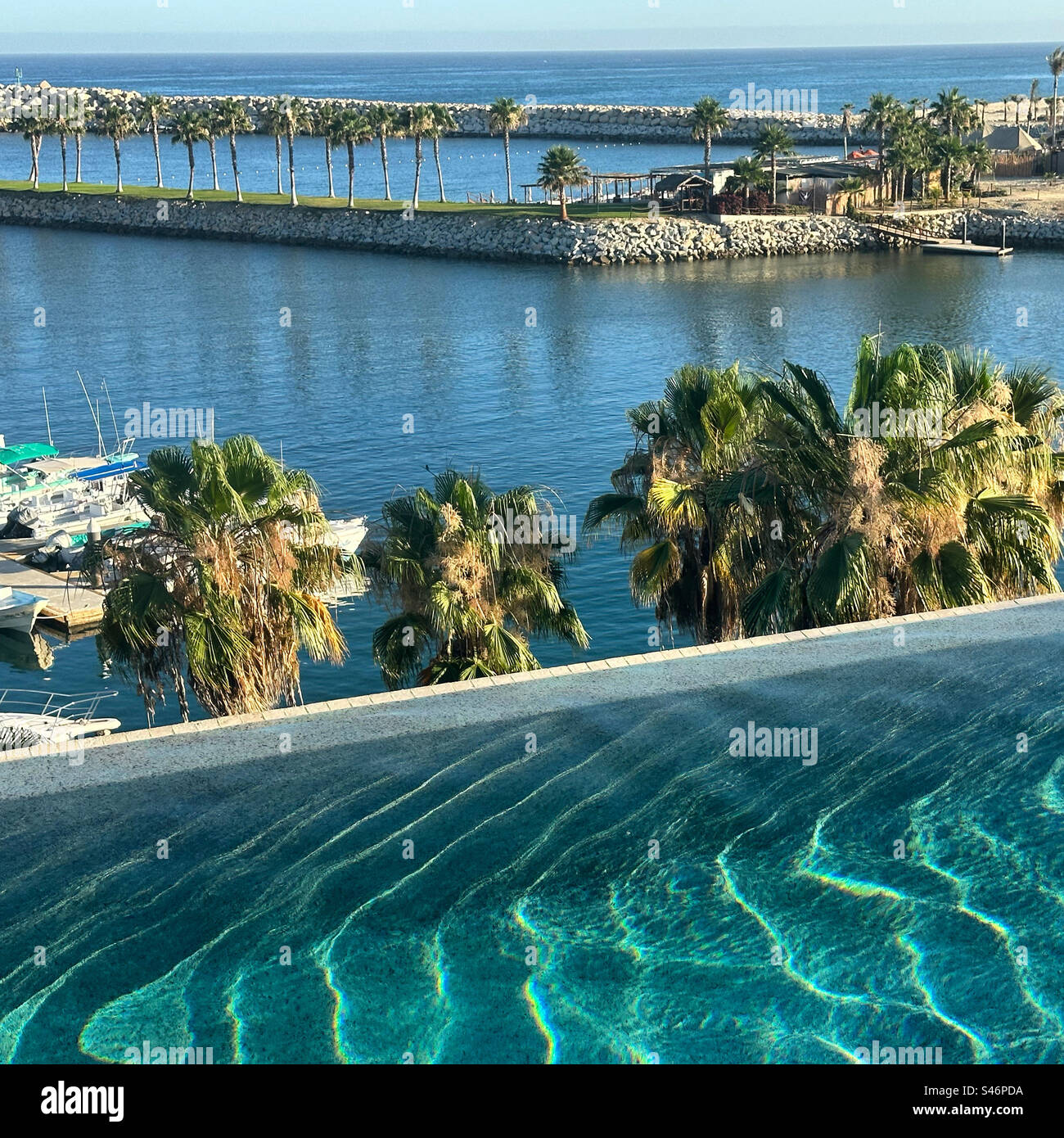 Juni 2023, Blick am späten Nachmittag vom Dachpool, Hotel El Ganzo, La Playa, San Jose del Cabo, Los Cabos, Baja California Sur, Mexiko Stockfoto