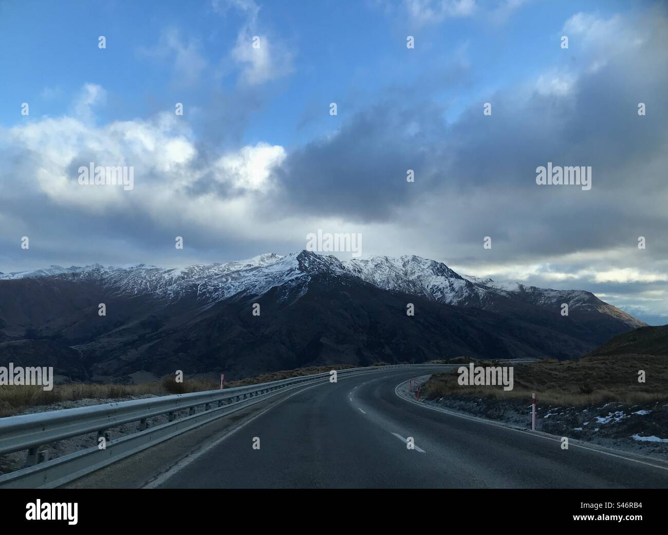 Neuseeland / Aotearoa - Bergstraßen Stockfoto