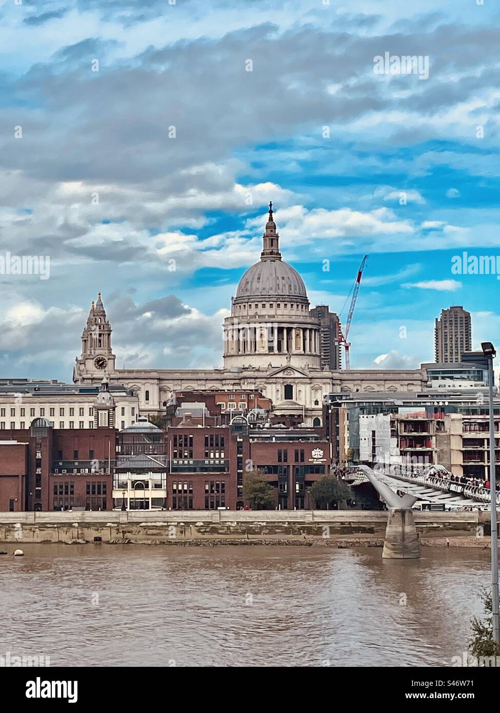 Wunderschöner Blick auf die St Paul's Cathedral in London Stockfoto
