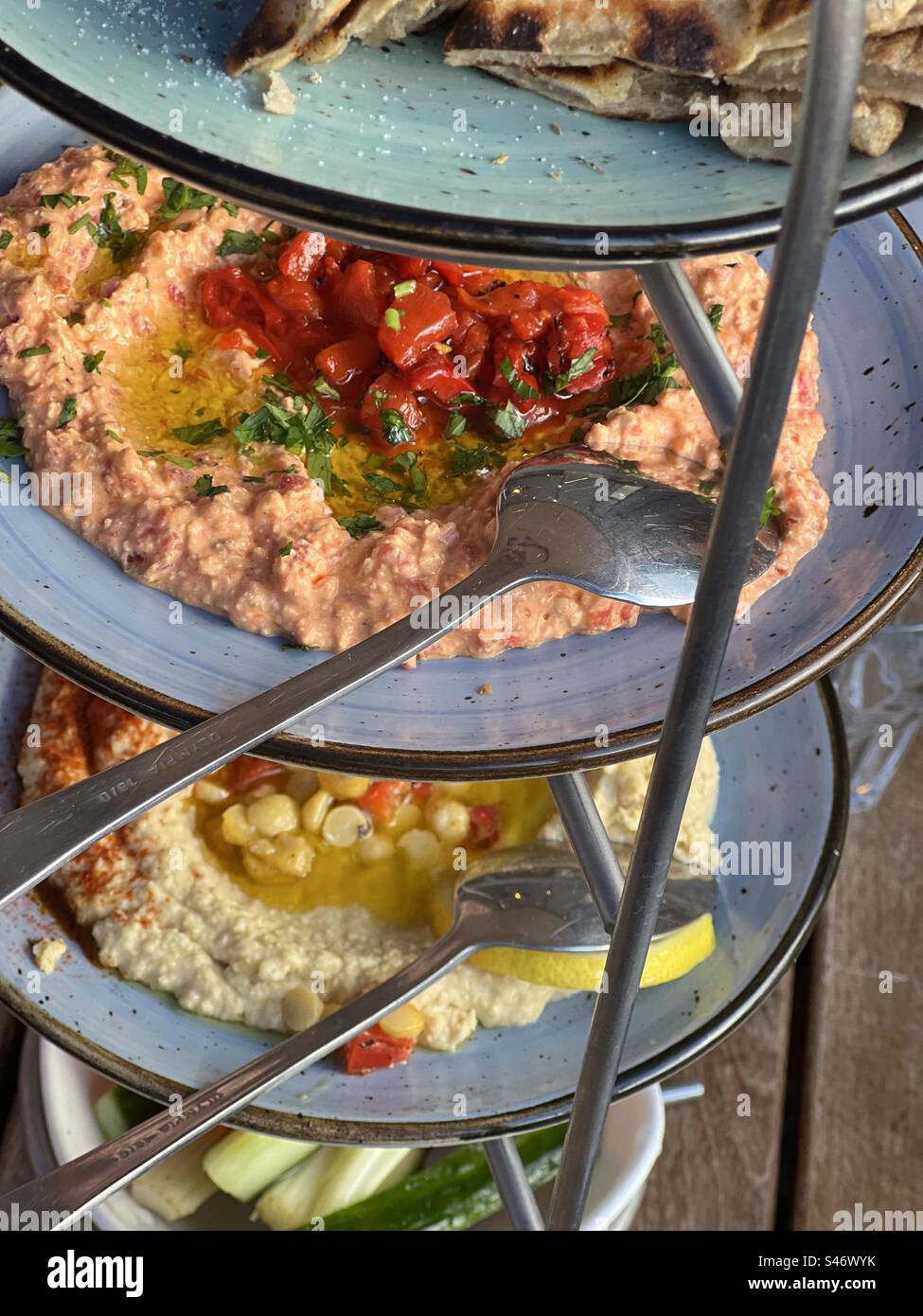 Hummus, Hummus Kichererbse und frisches Pitta Brot Stockfoto