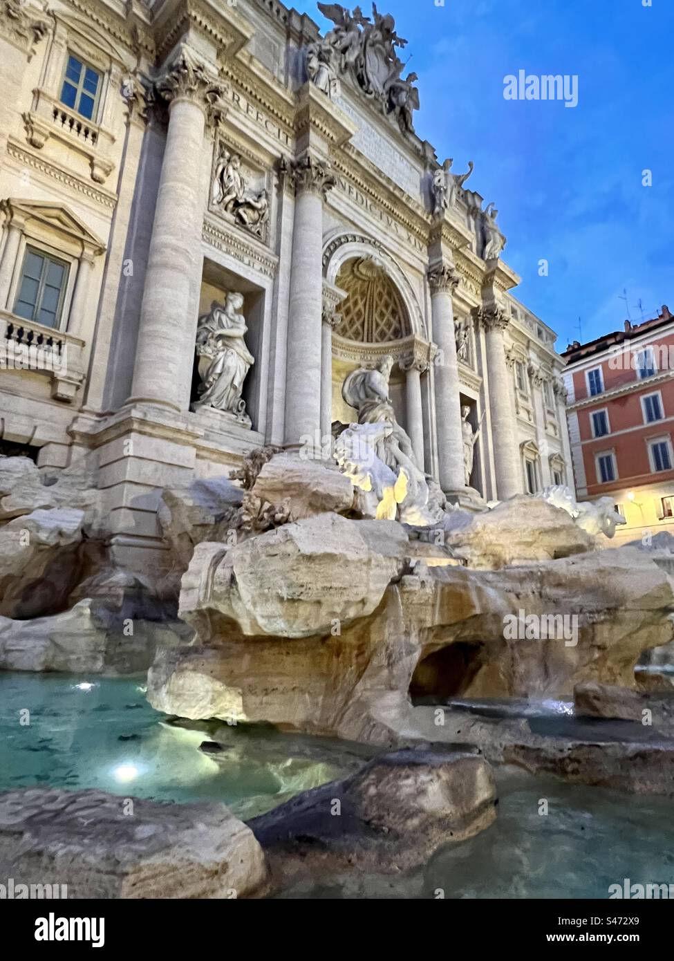 Fontana di Trevi, Rom - Smartphone-aufgenommenes Stockfoto