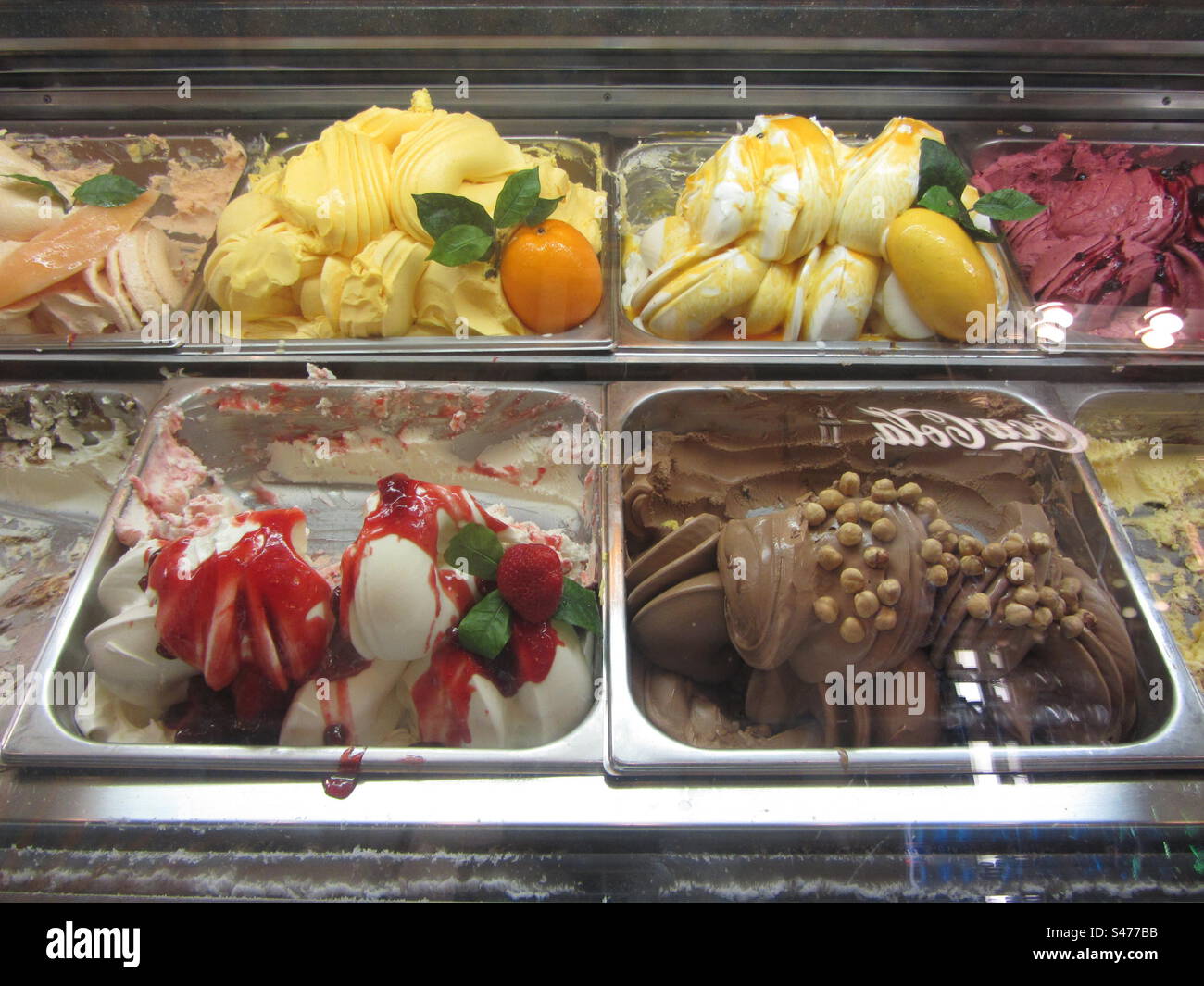 Gelato in Italien - Smartphone-aufgenommenes Stockfoto