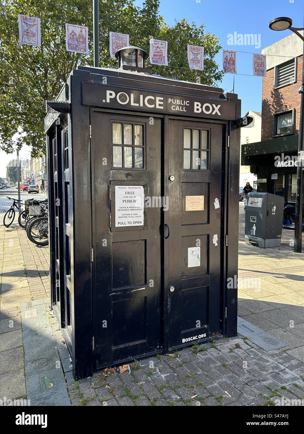 Polizei-Notrufbox. Boscombe, Bournemouth, Großbritannien. Stockfoto