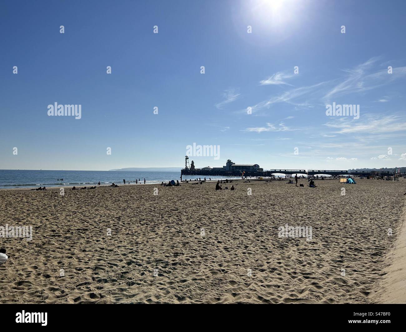 Bournemouth Strand und Pier. Bournemouth, England, Südküste. Stockfoto