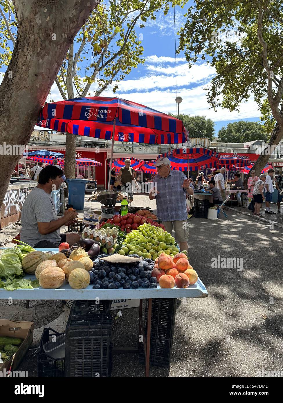 Geteilter Obst- und Gemüsemarkt Stockfoto