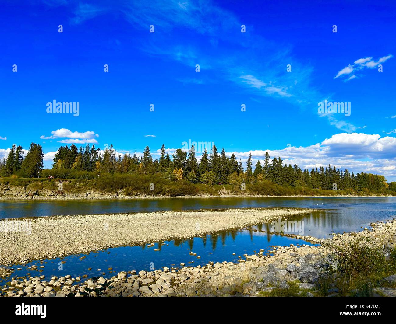 Herbst in Alberta, Kanada, Bowness Park, Calgary, Bow River Stockfoto