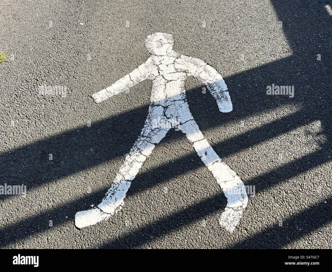 Wanderschild, neben einem Radweg auf der Canal Road, Bradford, Yorkshire, Großbritannien Stockfoto