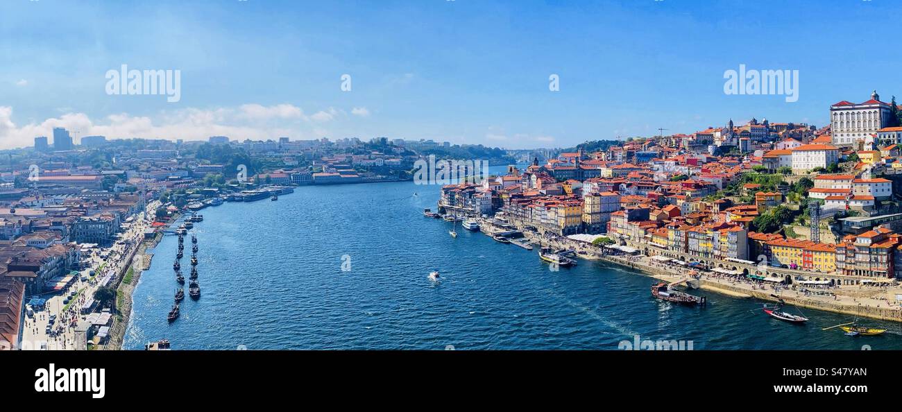Panoramablick auf Porto und den Fluss Douro - Smartphone-aufgenommenes Stockfoto