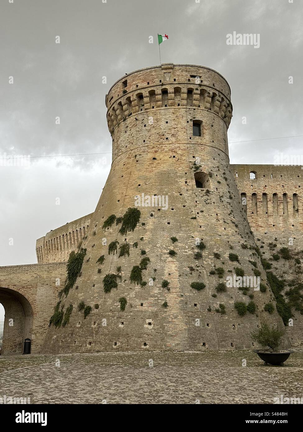 Blick auf die Festung Acquaviva Picena, Region Marken, Italien Stockfoto