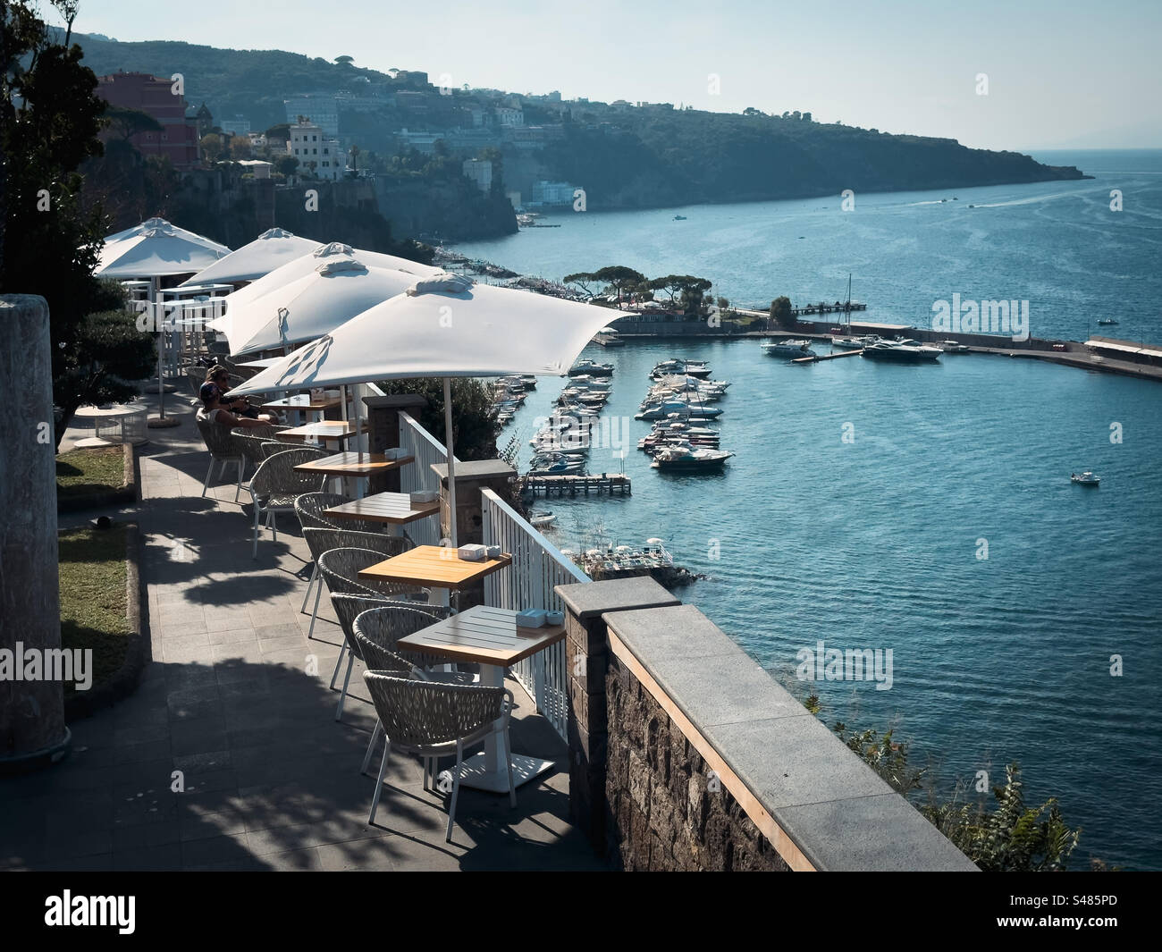 Hotelterrasse in Sorrent Italien. Via Marina Grande 80067 Sorrento NA Italien: Phillip Roberts - Smartphone-aufgenommenes Stockfoto