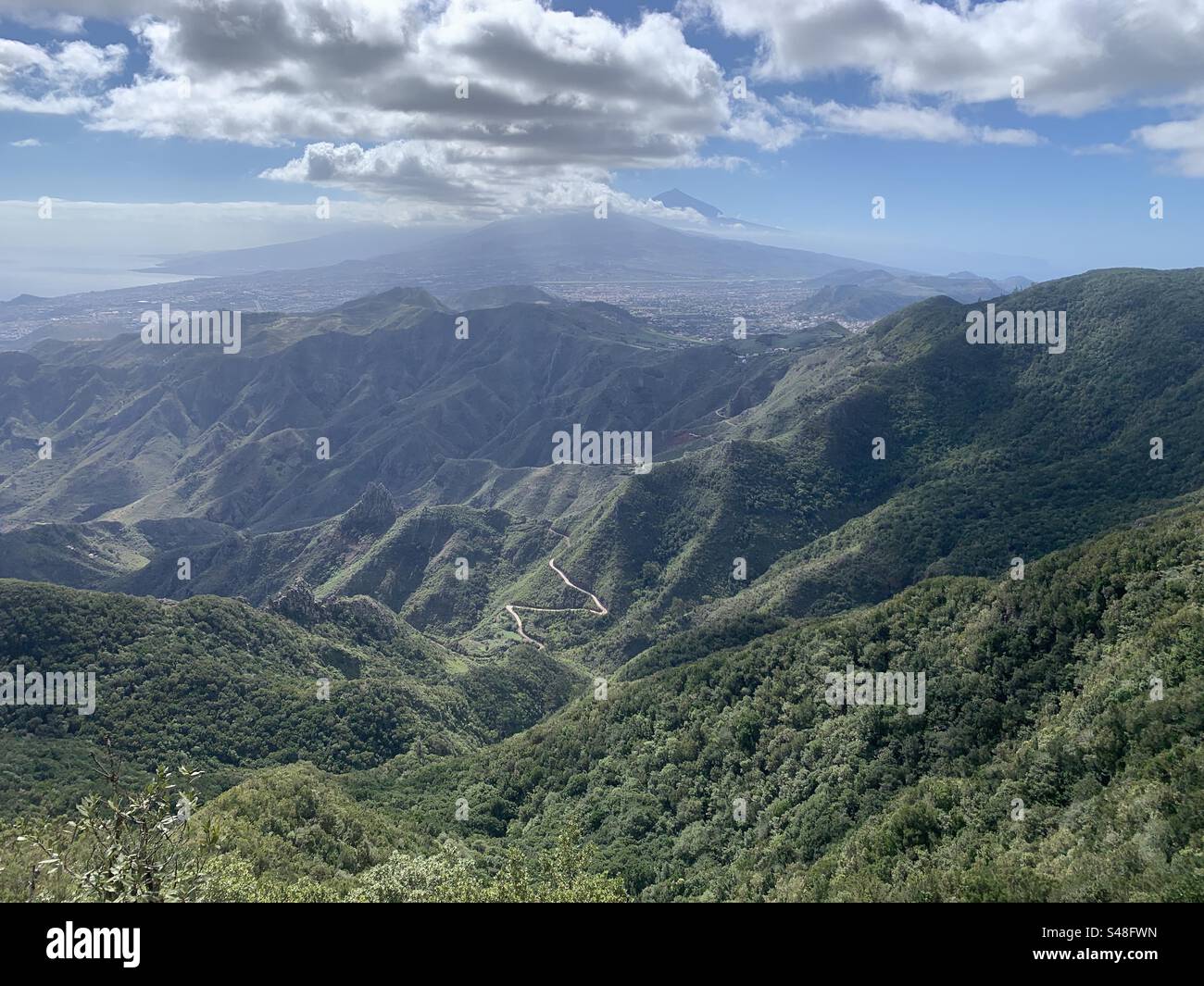 Blick vom Pico del Ingles im Anaga Park Teneriffa - Smartphone-aufgenommenes Stockfoto