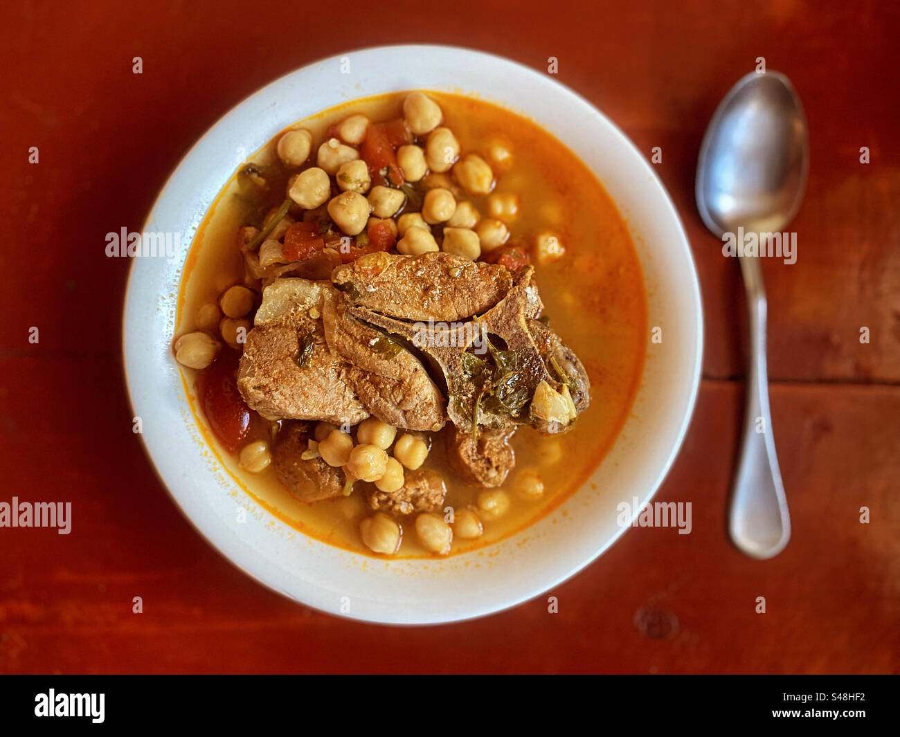 Fleisch mit Kichererbseneintopf zum Mittagessen in Queretaro, Mexiko Stockfoto