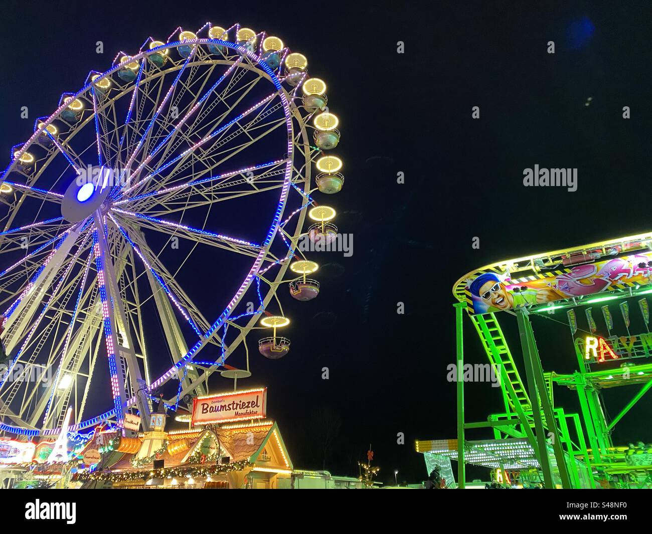 Riesenrad am Abend Stockfoto