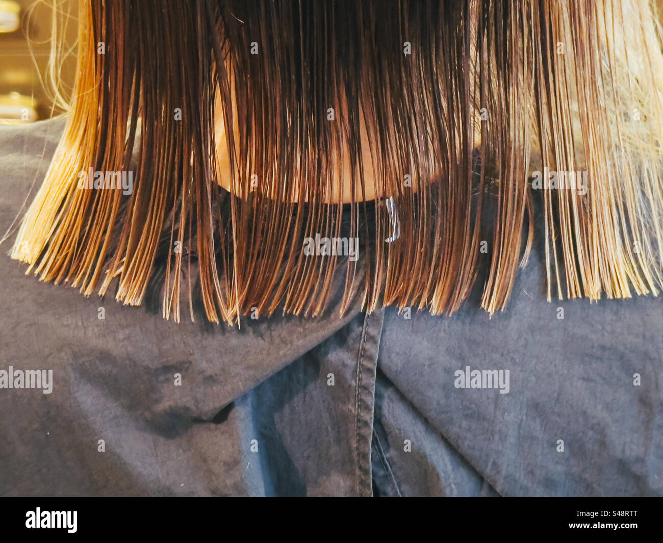 Bob-Frisur im Salon: Phillip Roberts - Smartphone-aufgenommenes Stockfoto