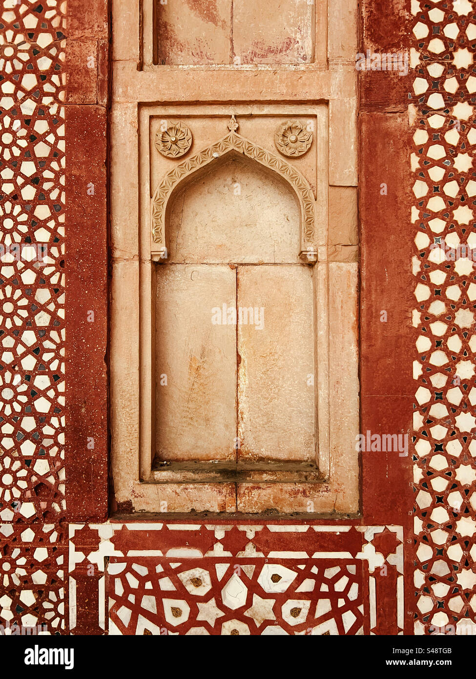 Architektur- und Designdetails in der Fatehpur Sikri Moschee in Indien Stockfoto