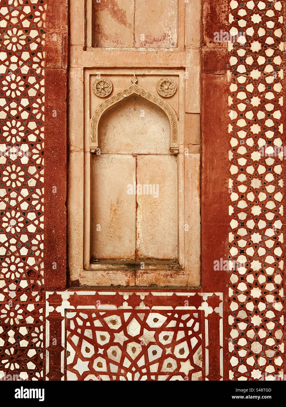 Architektur- und Designdetails in der Fatehpur Sikri Moschee in Indien Stockfoto