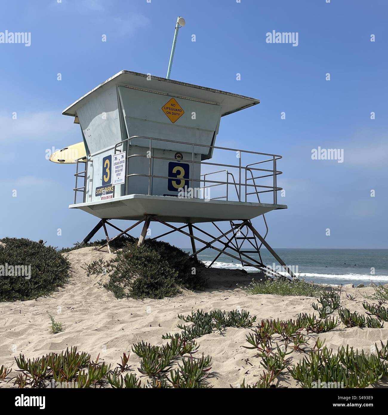 Lifeguard Tower, Harbor Cove Beach, Ventura, Kalifornien, USA - Smartphone-aufgenommenes Stockfoto