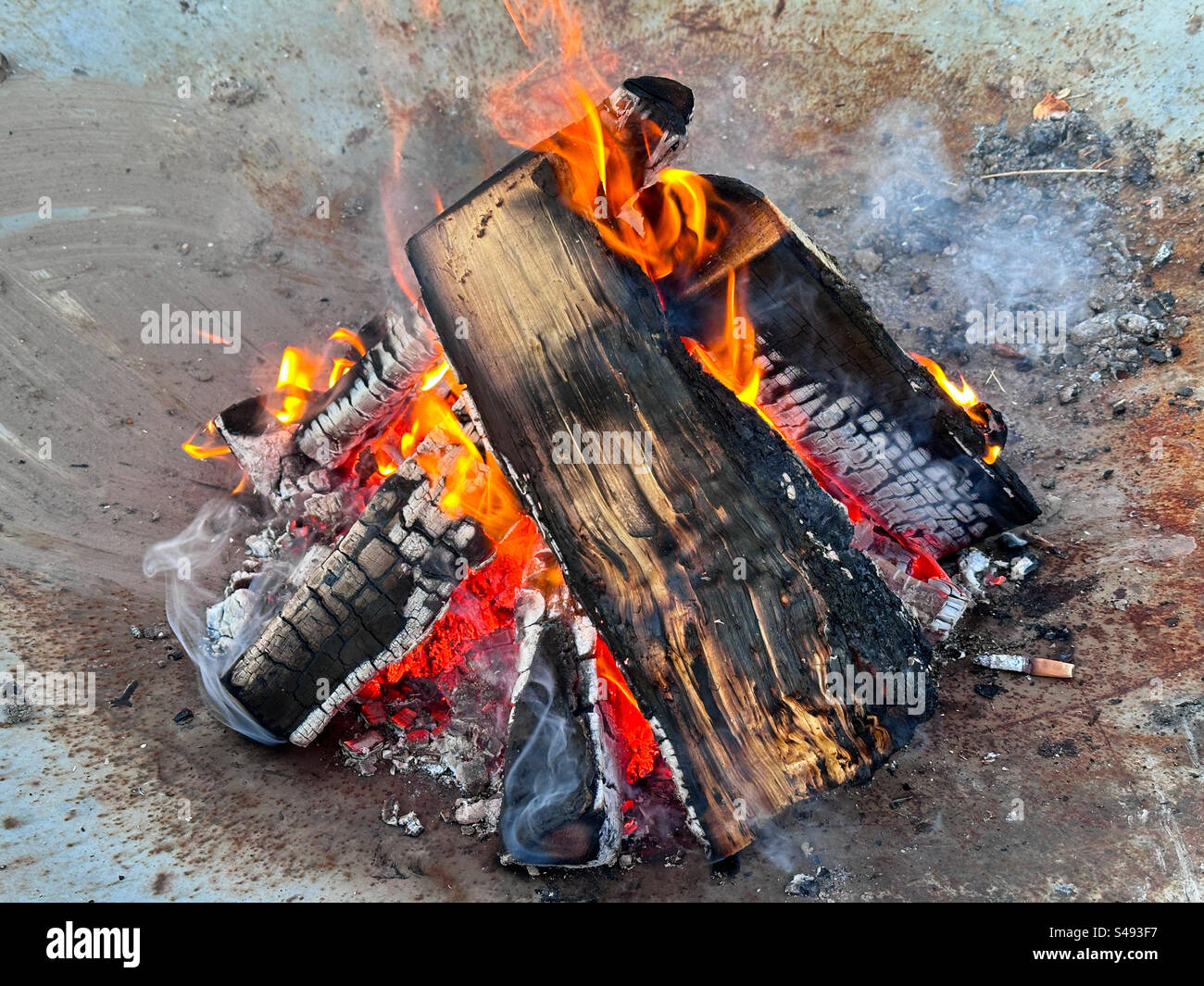 Ein Holzfeuer Stockfoto