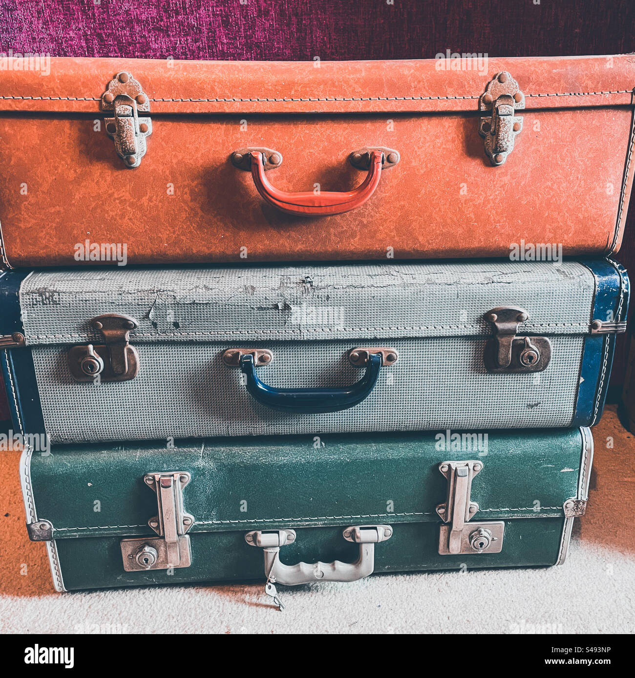 Vintage Koffer - Smartphone-aufgenommenes Stockfoto