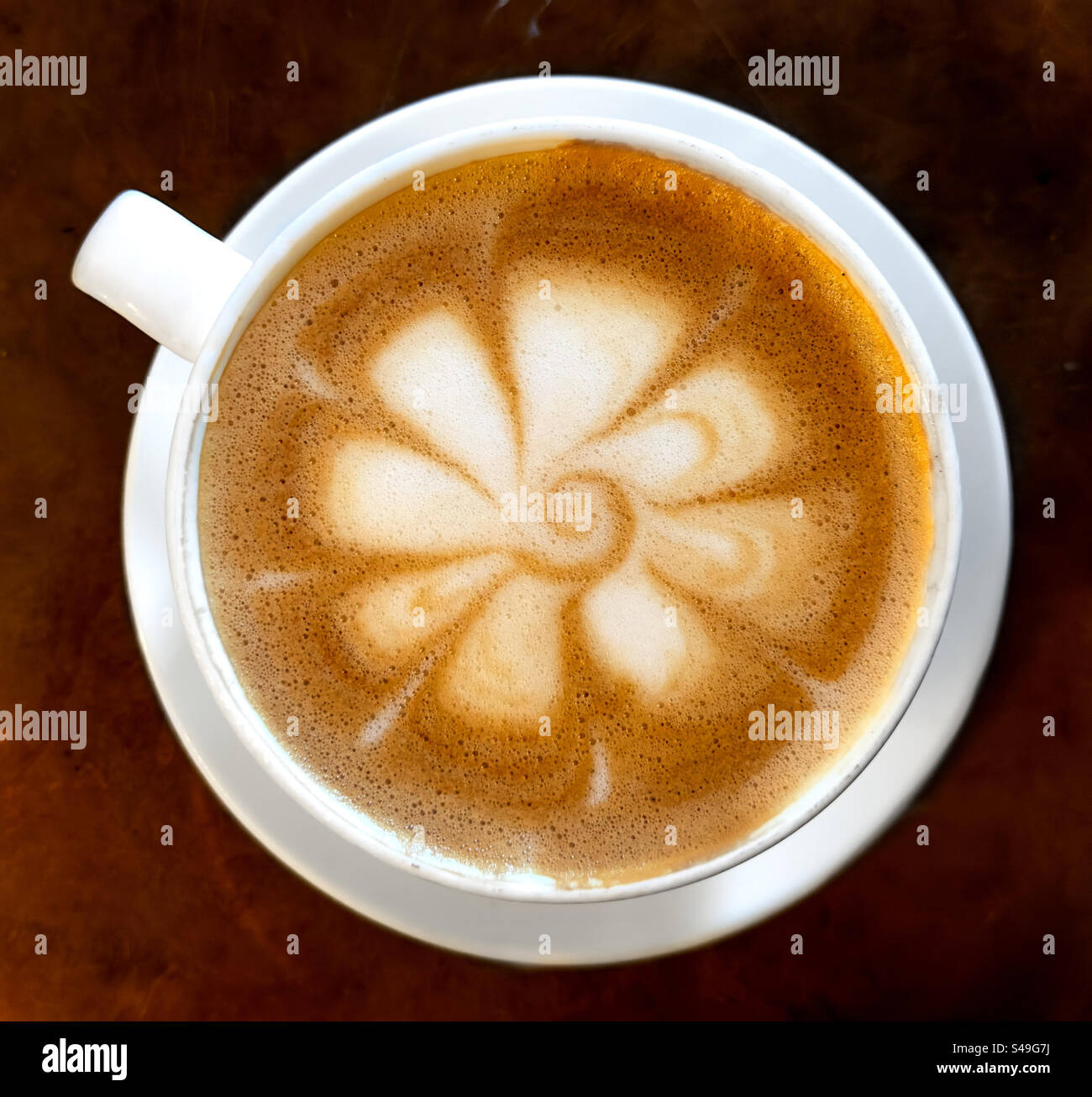 Tasse heißer Latte Kaffee Stockfoto
