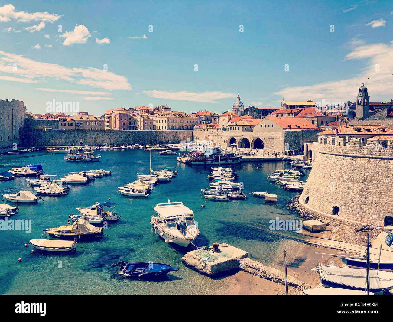 Alter Hafen von Dubrovnik - Smartphone-aufgenommenes Stockfoto