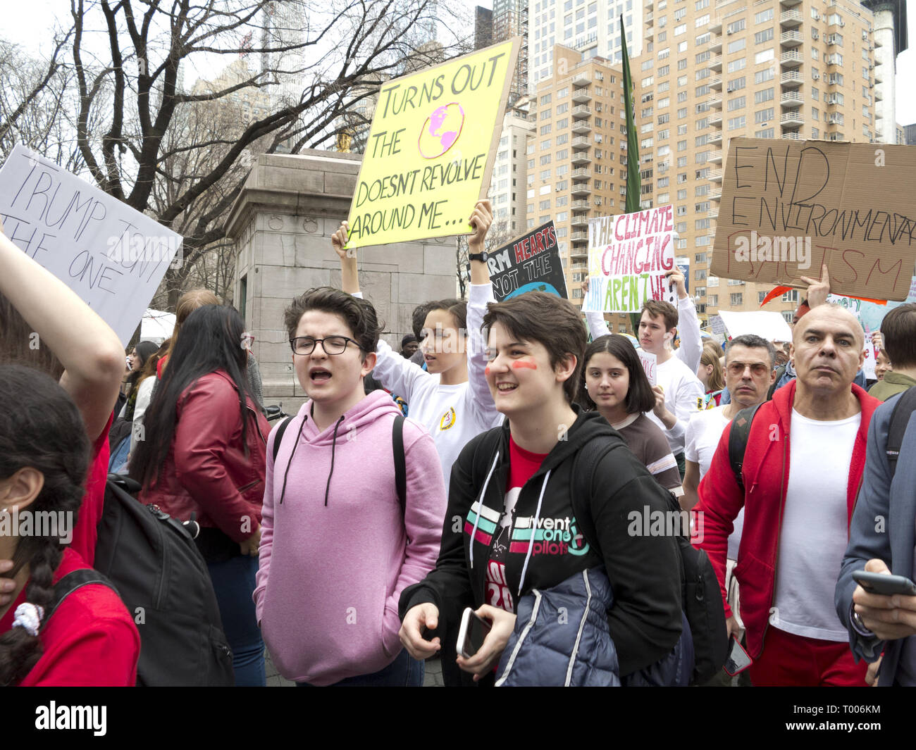 New York City, USA. 15. März, 2019. Jugend Streik für den Klimawandel am Columbus Circle in Manhattan. Credit: Ethel Wolvovitz/Alamy leben Nachrichten Stockfoto