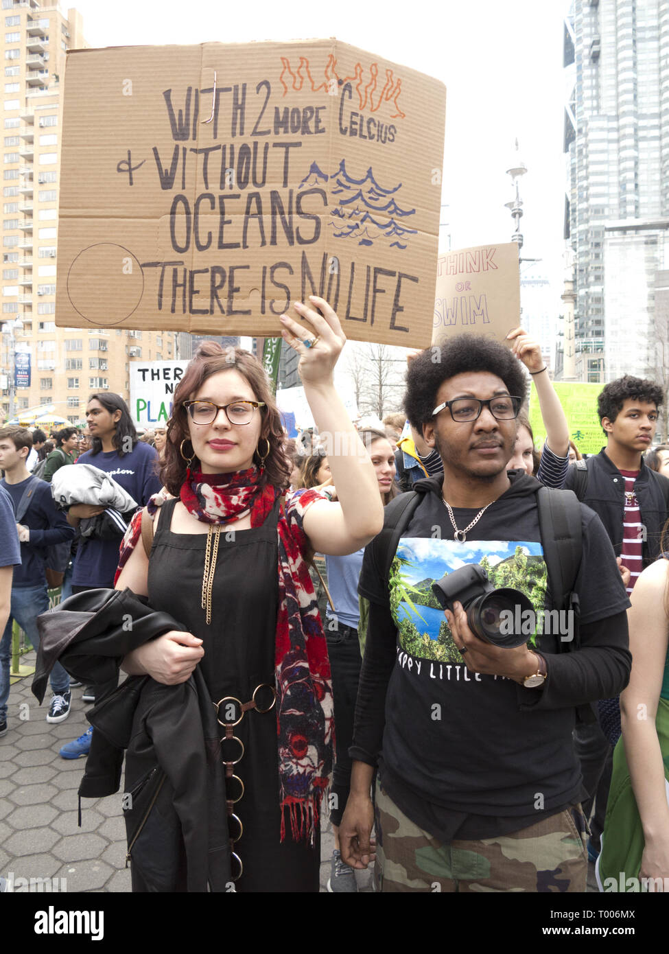 New York City, USA. 15. März, 2019. Jugend Streik für den Klimawandel am Columbus Circle in Manhattan. Credit: Ethel Wolvovitz/Alamy leben Nachrichten Stockfoto