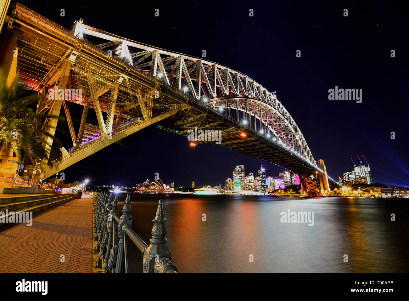 Sydney Harbour Bridge - Vivid Sydney aufgenommen am 2016 Stockfoto